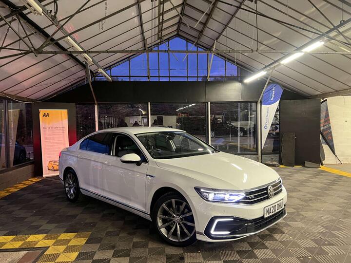 Volkswagen PASSAT 1.4 TSI 13kWh GTE Advance DSG Euro 6 (s/s) 4dr