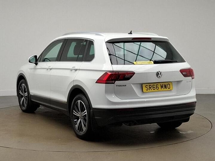 Volkswagen Tiguan 2.0 TDI BlueMotion Tech SE Navigation DSG Euro 6 (s/s) 5dr