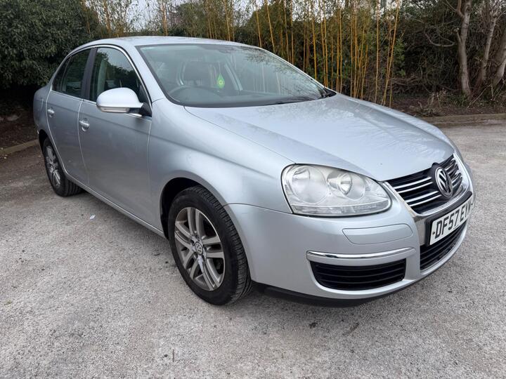 Volkswagen Jetta 1.6 FSI SE Euro 4 4dr
