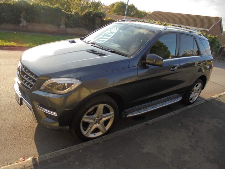 Mercedes-Benz M Class 3.0 ML350 V6 BlueTEC AMG Line G-Tronic 4WD Euro 6 (s/s) 5dr Mercedes-Benz M Class 3.0 ML350 V6 BlueTEC AMG Line G-Tronic 4WD Euro 6 (s/s) 5dr