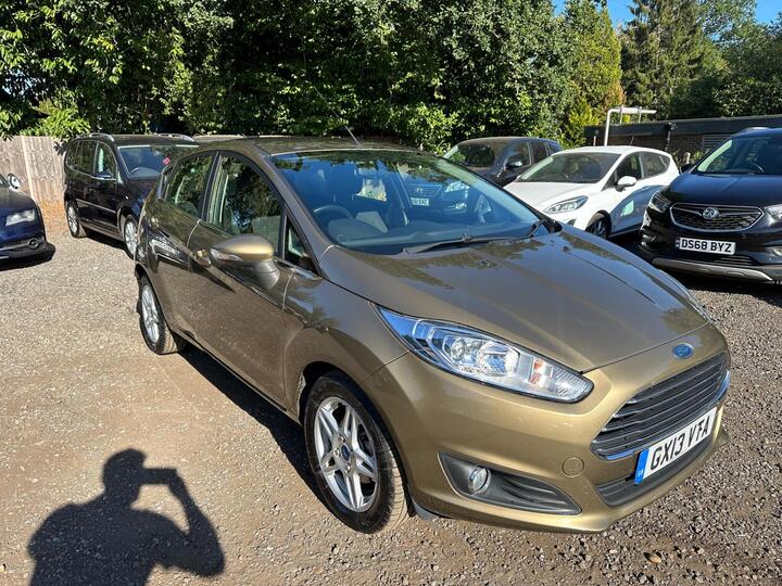 Ford Fiesta 1.0T EcoBoost Zetec Euro 5 (s/s) 5dr