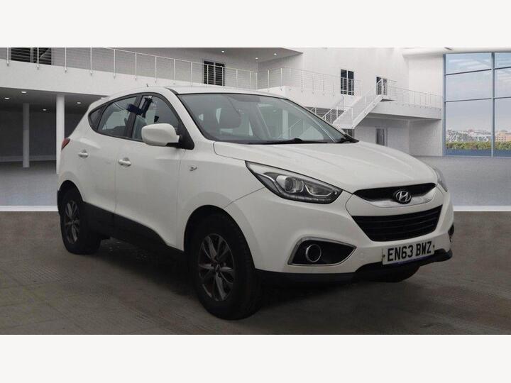 Hyundai Ix35 1.7 CRDi S Euro 5 (s/s) 5dr Hyundai Ix35 1.7 CRDi S Euro 5 (s/s) 5dr