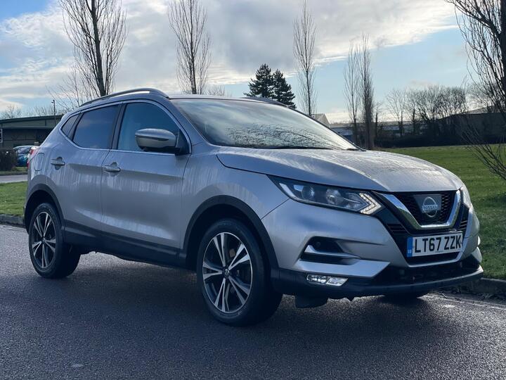 Nissan Qashqai 1.5 DCi N-Connecta Euro 6 (s/s) 5dr Nissan Qashqai 1.5 DCi N-Connecta Euro 6 (s/s) 5dr