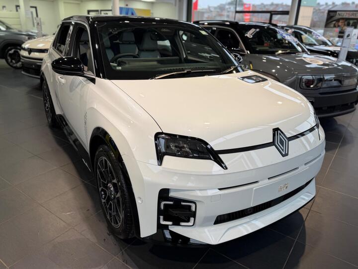 Renault 5 E-Tech Electric Comfort Range 52kWh Roland Garros+ Auto 5dr