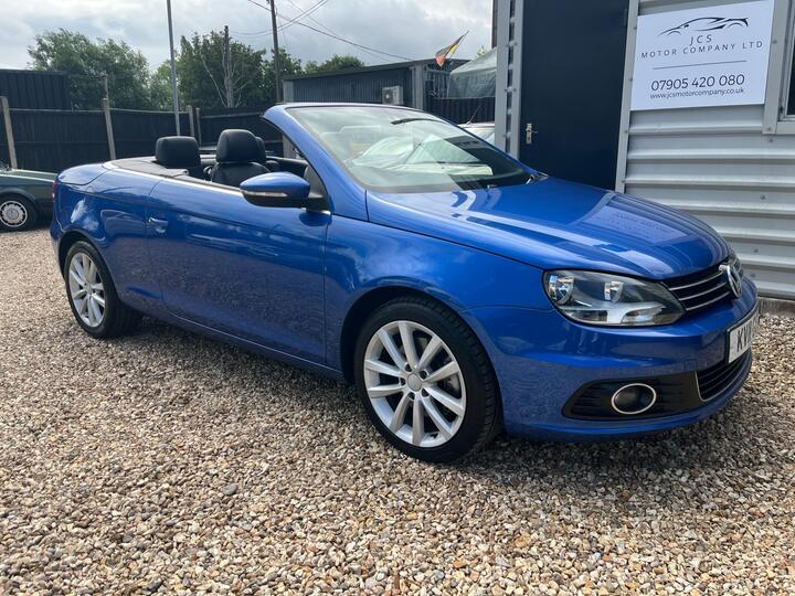 Volkswagen Eos 2.0 TDI BlueMotion Tech SE Cabriolet Euro 5 (s/s) 2dr Volkswagen Eos 2.0 TDI BlueMotion Tech SE Cabriolet Euro 5 (s/s) 2dr