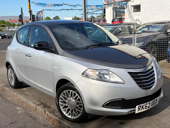 Chrysler Ypsilon 0.9 TwinAir SE Auto Euro 5 (s/s) 5dr