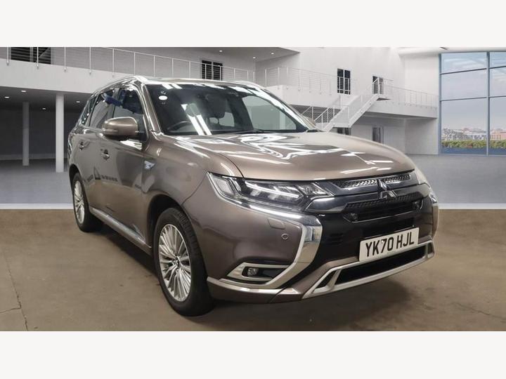 Mitsubishi Outlander 2.4h TwinMotor 13.8kWh Exceed Safety CVT 4WD Euro 6 (s/s) 5dr