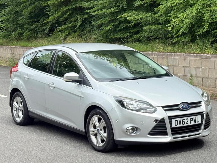 Ford Focus 1.0T EcoBoost Zetec Euro 5 (s/s) 5dr