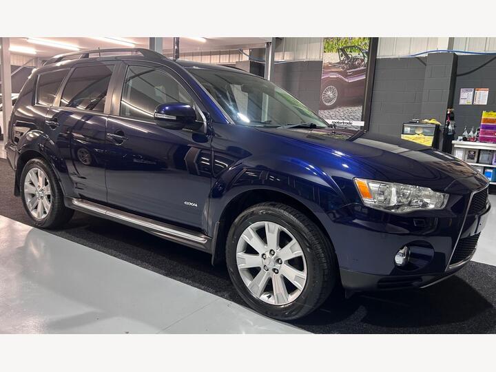 Mitsubishi Outlander 2.2 DI-D GX4 4WD Euro 5 5dr Mitsubishi Outlander 2.2 DI-D GX4 4WD Euro 5 5dr