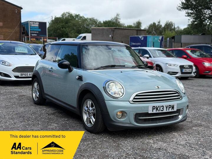 MINI Hatch 1.6 Cooper Hatchback 3dr Petrol Steptronic Euro 5 (122 Ps)