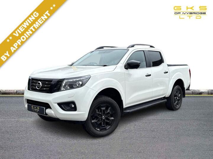 Nissan NAVARA 2.3 DCi N-Guard Auto 4WD Euro 6 4dr Nissan NAVARA 2.3 DCi N-Guard Auto 4WD Euro 6 4dr