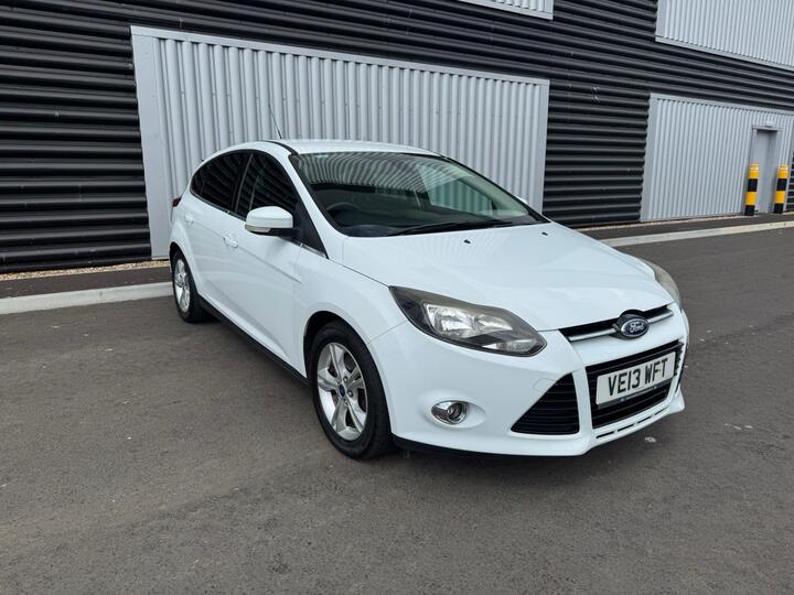 Ford Focus 1.0T EcoBoost Titanium Euro 5 (s/s) 5dr