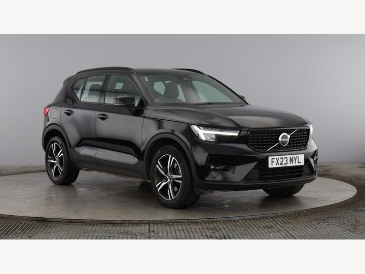 Volvo XC40 2.0 B3 MHEV Plus Dark DCT Auto Euro 6 (s/s) 5dr