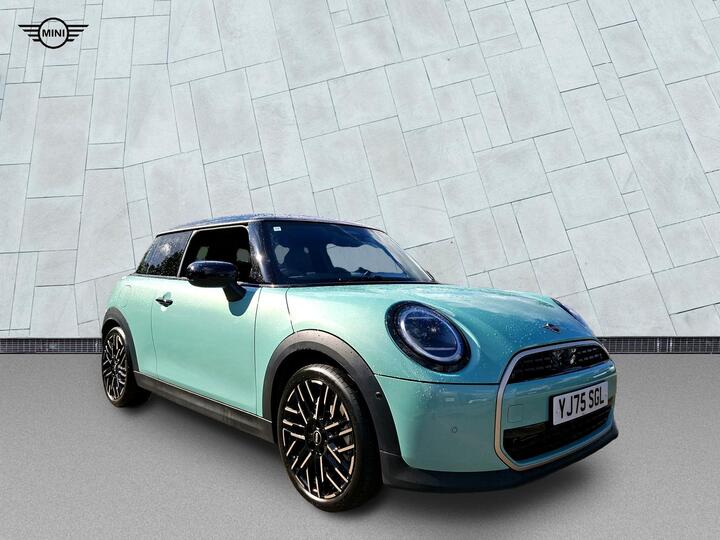 MINI Cooper 1.5C Exclusive Steptronic Euro 6 (s/s) 3dr