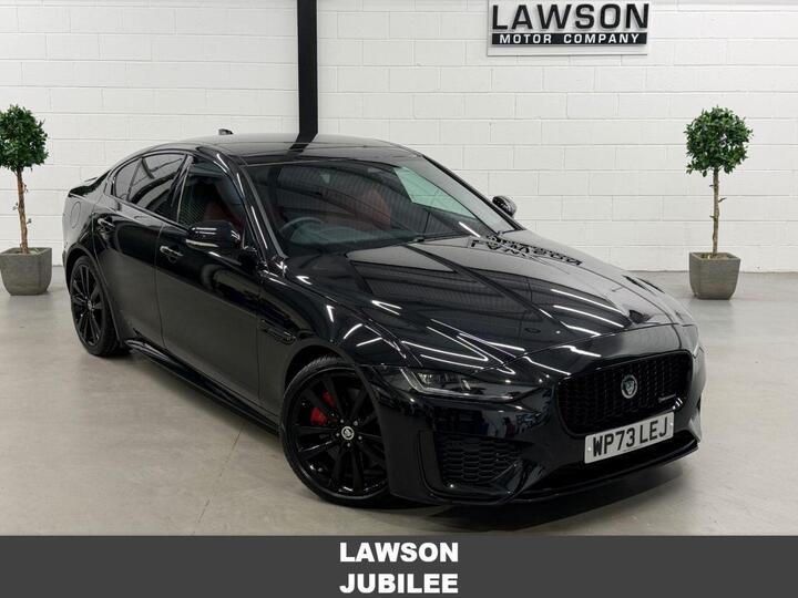 Jaguar XE 2.0 D200 MHEV R-Dynamic SE Black Auto Euro 6 (s/s) 4dr