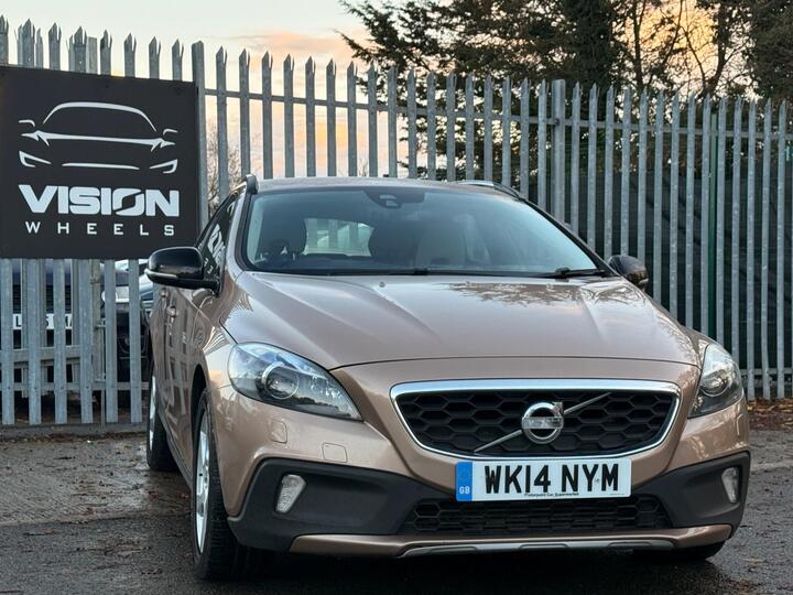 Volvo V40 Cross Country 1.6 D2 Lux Powershift Euro 5 (s/s) 5dr Volvo V40 Cross Country 1.6 D2 Lux Powershift Euro 5 (s/s) 5dr