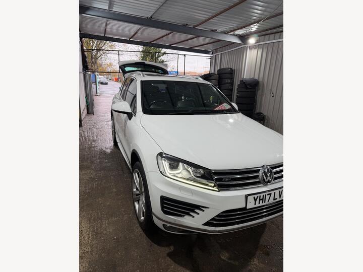 Volkswagen Touareg 3.0 TDI V6 BlueMotion Tech R-Line Plus Tiptronic 4WD Euro 6 (s/s) 5dr