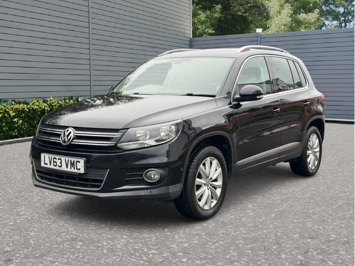 Volkswagen Tiguan 2.0 TDI BlueMotion Tech Match DSG 4WD Euro 5 (s/s) 5dr Volkswagen Tiguan 2.0 TDI BlueMotion Tech Match DSG 4WD Euro 5 (s/s) 5dr