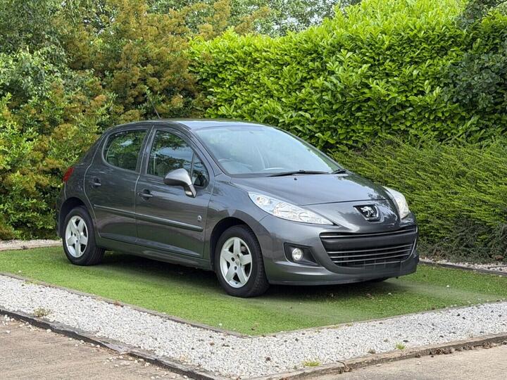 Peugeot 207 1.4 Envy Euro 5 5dr Peugeot 207 1.4 Envy Euro 5 5dr