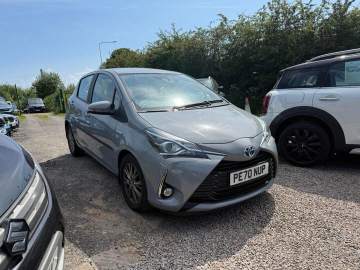 Toyota YARIS 1.5 VVT-h Icon E-CVT Euro 6 (s/s) 5dr Toyota YARIS 1.5 VVT-h Icon E-CVT Euro 6 (s/s) 5dr