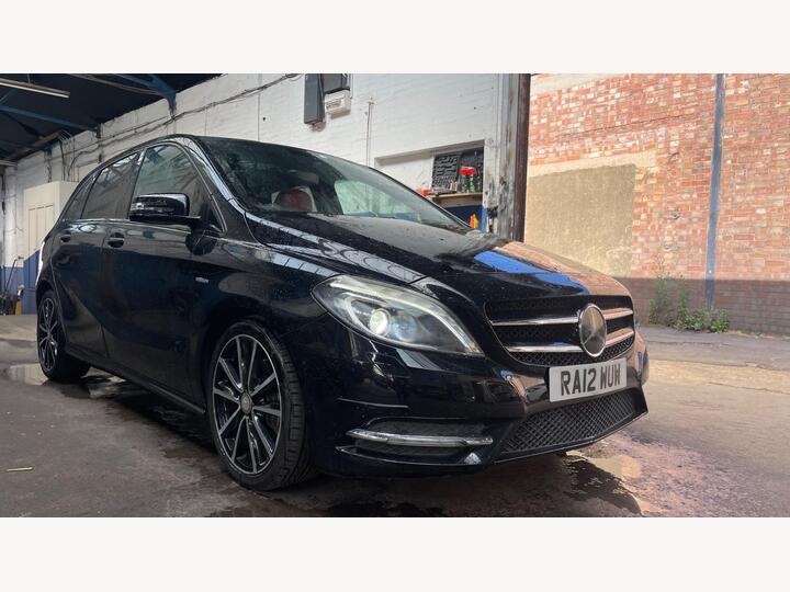 Mercedes-Benz B Class 1.6 B180 BlueEfficiency Sport 7G-DCT Euro 5 (s/s) 5dr