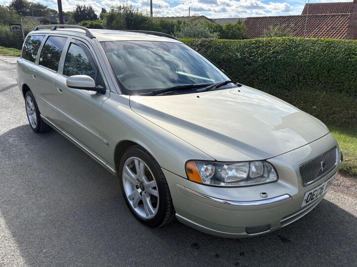 Volvo V70 2.4 D5 SE 5dr