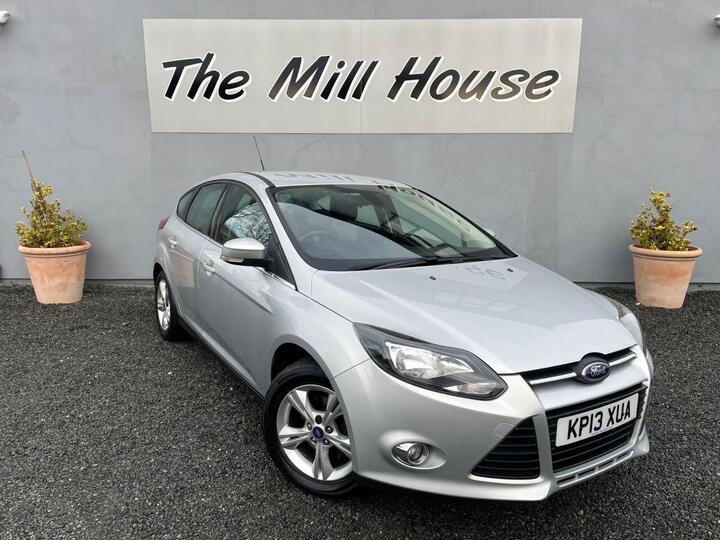 Ford FOCUS 1.0T EcoBoost Zetec Euro 5 (s/s) 5dr