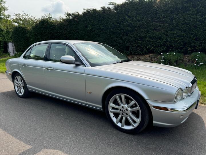 Jaguar XJ 2.7 TDVi Sovereign 4dr