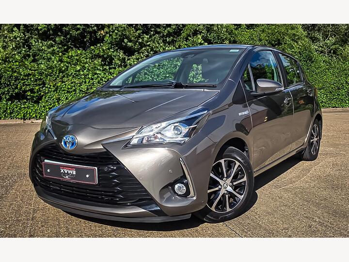 Toyota Yaris 1.5 VVT-h Icon Tech E-CVT Euro 6 (s/s) 5dr