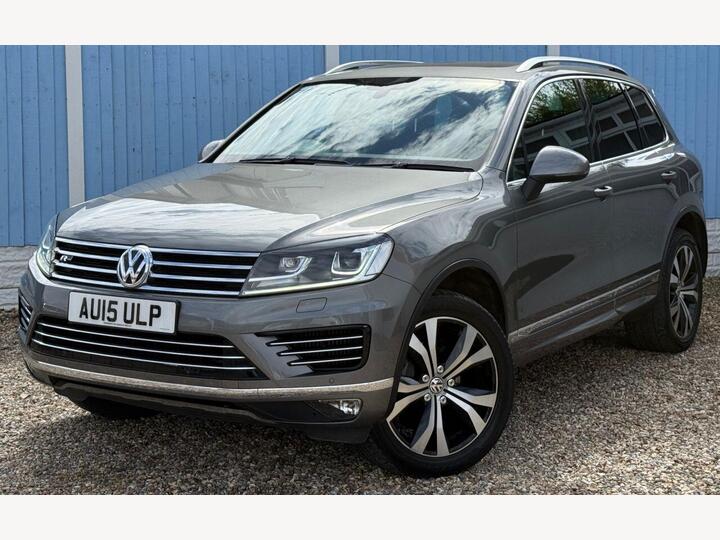 Volkswagen TOUAREG 3.0 TDI V6 BlueMotion Tech R-Line Tiptronic 4WD Euro 6 (s/s) 5dr Volkswagen TOUAREG 3.0 TDI V6 BlueMotion Tech R-Line Tiptronic 4WD Euro 6 (s/s) 5dr