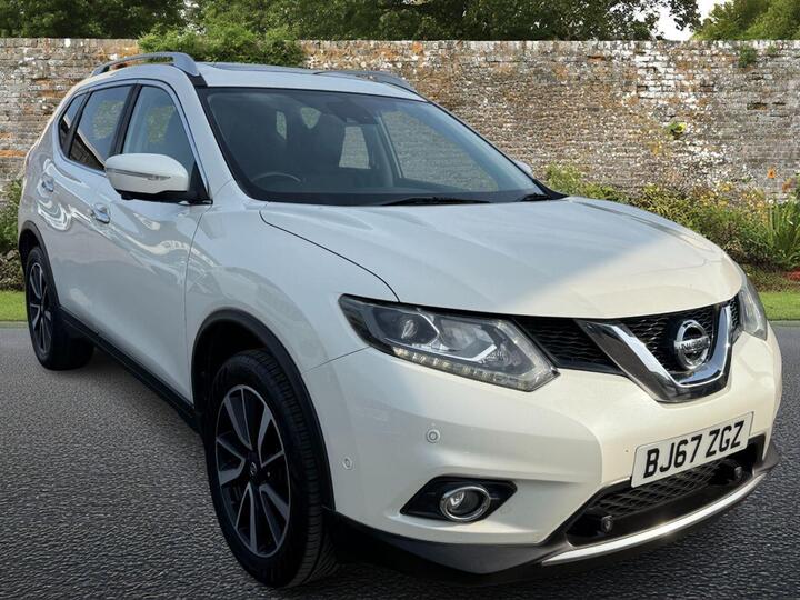 Nissan X-TRAIL 1.6 DCi Tekna Euro 6 (s/s) 5dr Nissan X-TRAIL 1.6 DCi Tekna Euro 6 (s/s) 5dr