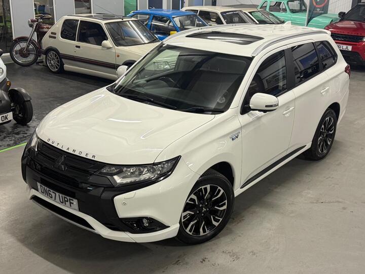 Mitsubishi Outlander 2.0h 12kWh 5hs CVT 4WD Euro 6 (s/s) 5dr