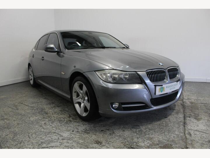 BMW 3 Series 2.0 318i Exclusive Edition Steptronic Euro 5 4dr BMW 3 Series 2.0 318i Exclusive Edition Steptronic Euro 5 4dr