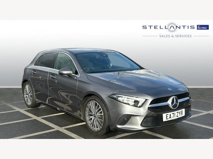 Mercedes-Benz A Class 1.3 A180 Sport Edition (Executive) 7G-DCT Euro 6 (s/s) 5dr Mercedes-Benz A Class 1.3 A180 Sport Edition (Executive) 7G-DCT Euro 6 (s/s) 5dr