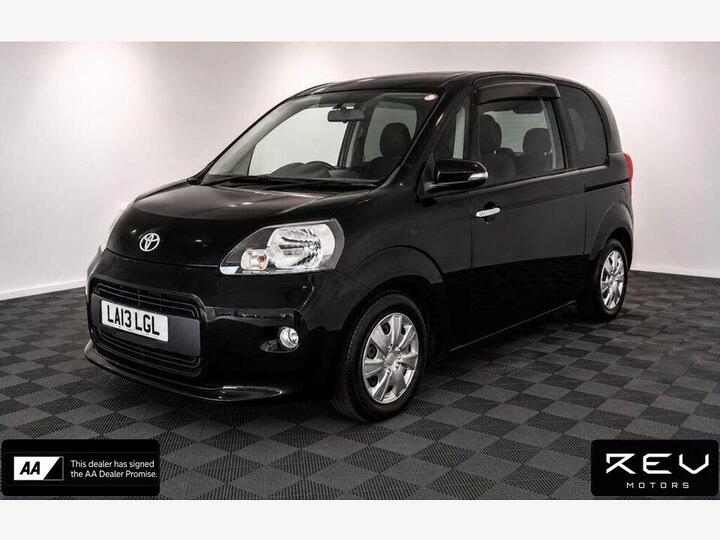 Toyota Porte 1.5 F CVT Auto 4dr