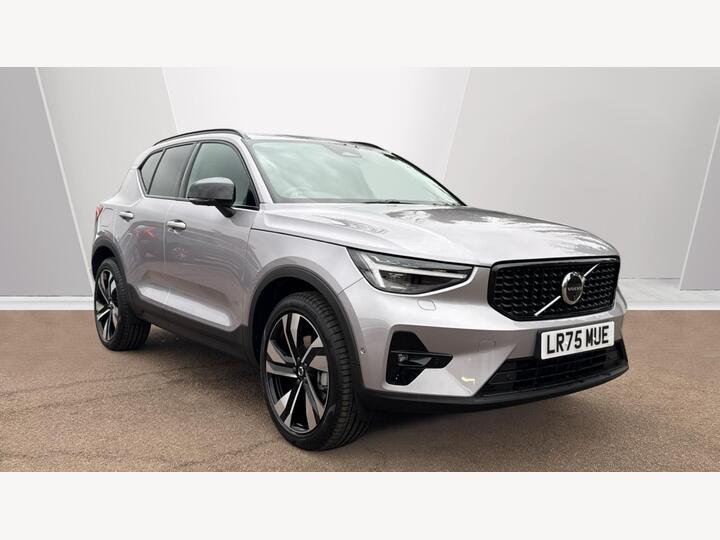 Volvo XC40 2.0 B3 MHEV Ultra Dark DCT Auto Euro 6 (s/s) 5dr