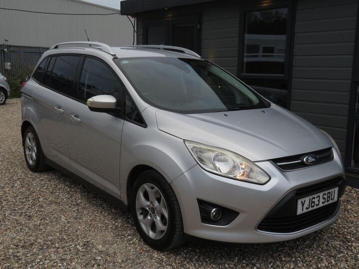 Ford Grand C-Max 1.6 TDCi Zetec Euro 5 5dr Ford Grand C-Max 1.6 TDCi Zetec Euro 5 5dr