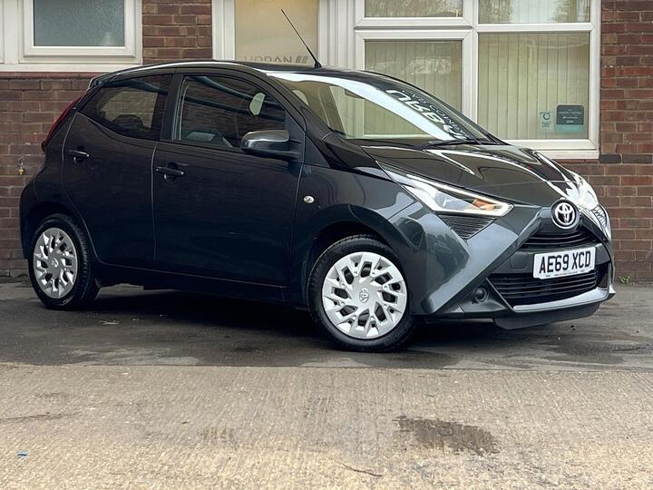 Toyota AYGO 1.0 VVT-i X-play Euro 6 5dr