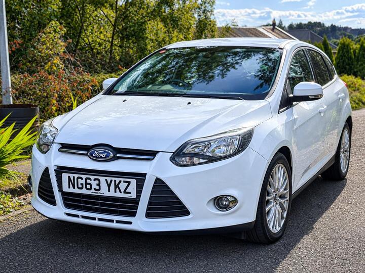 Ford Focus 1.0T EcoBoost Titanium Navigator Euro 5 (s/s) 5dr