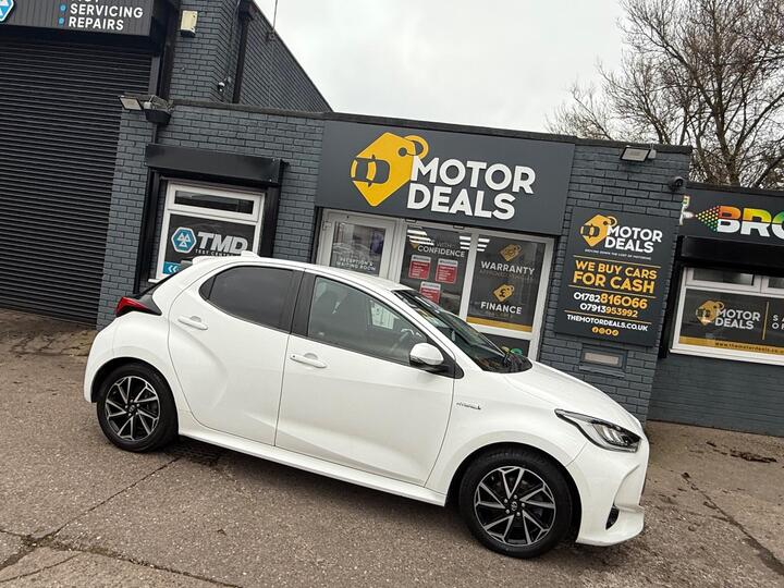 Toyota Yaris 1.5 VVT-h Design E-CVT Euro 6 (s/s) 5dr