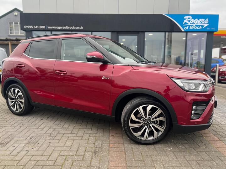 SsangYong Tivoli 1.5P Ultimate Nav Auto Euro 6 (s/s) 5dr SsangYong Tivoli 1.5P Ultimate Nav Auto Euro 6 (s/s) 5dr