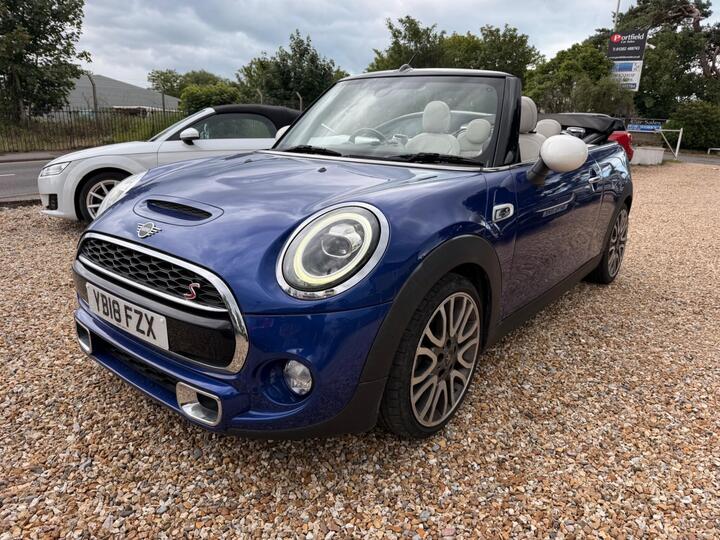 MINI Convertible 2.0 Cooper S 25th Anniversary Steptronic Euro 6 (s/s) 2dr MINI Convertible 2.0 Cooper S 25th Anniversary Steptronic Euro 6 (s/s) 2dr