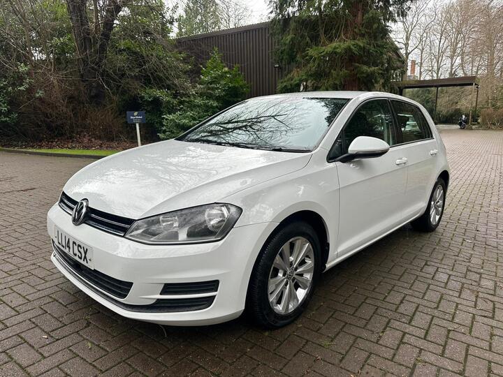 Volkswagen Golf 1.6 TDI BlueMotion Tech SE DSG Euro 5 (s/s) 5dr Volkswagen Golf 1.6 TDI BlueMotion Tech SE DSG Euro 5 (s/s) 5dr