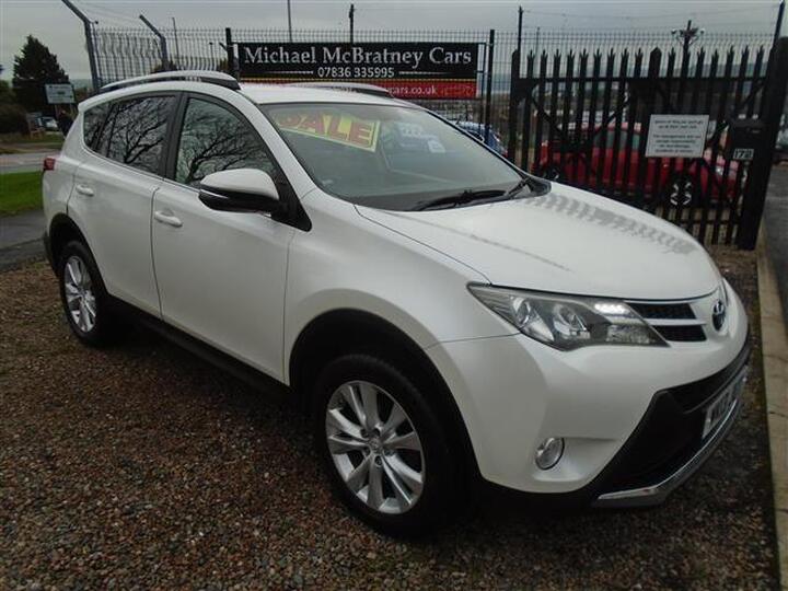 Toyota RAV4 2.2 D-4D Invincible 4WD Euro 5 5dr Toyota RAV4 2.2 D-4D Invincible 4WD Euro 5 5dr