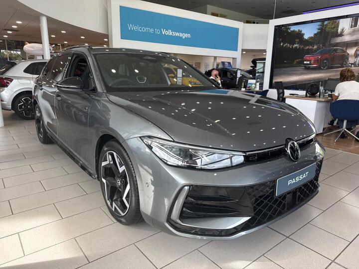 Volkswagen Passat 1.5 ETSI MHEV R-Line DSG Euro 6 (s/s) 5dr
