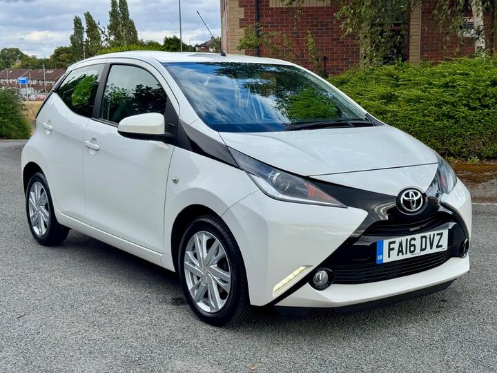 Toyota AYGO 1.0 VVT-i X-pression X-shift Euro 6 5dr
