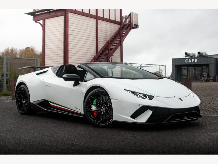 Lamborghini Huracan 5.2 V10 LP 640-4 Performante Spyder LDF 4WD Euro 6 (s/s) 2dr Lamborghini Huracan 5.2 V10 LP 640-4 Performante Spyder LDF 4WD Euro 6 (s/s) 2dr