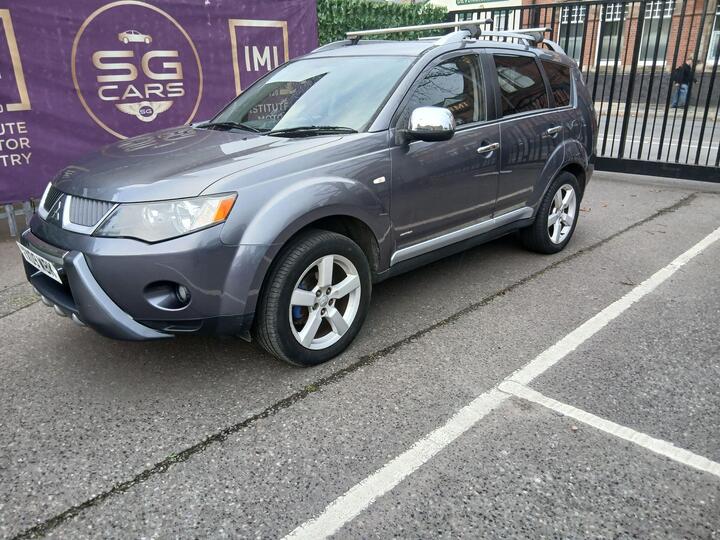 Mitsubishi Outlander 2.0 DI-DC Warrior 4WD Euro 4 5dr Mitsubishi Outlander 2.0 DI-DC Warrior 4WD Euro 4 5dr