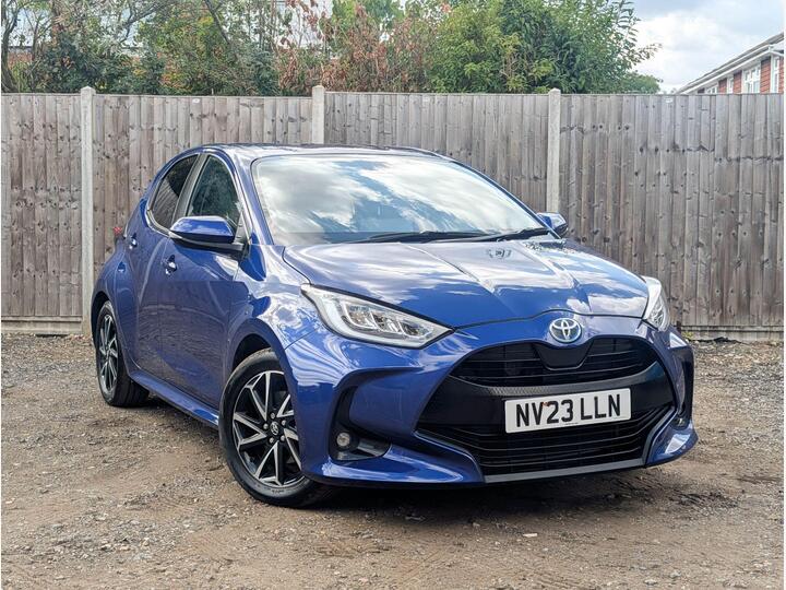 Toyota Yaris 1.5 VVT-h Design E-CVT Euro 6 (s/s) 5dr