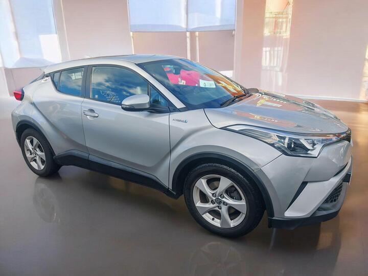 Toyota C-HR 1.8 VVT-h Design CVT Euro 6 (s/s) 5dr Toyota C-HR 1.8 VVT-h Design CVT Euro 6 (s/s) 5dr